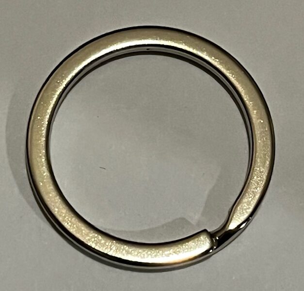 Metāla riņķis piekariņiem, d - 2.5cm, 1 gab.